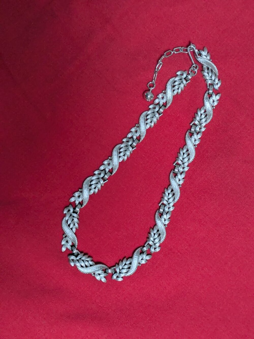 Vintage Signed TRIFARI Silver Tone Leaf Necklace Brushed Texture Mid-Century